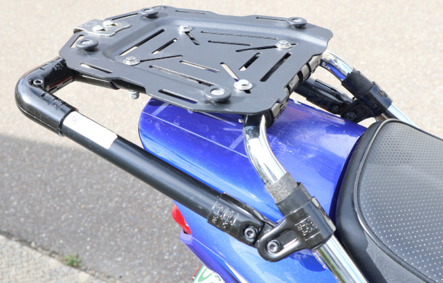 ONESTOPのリアボックス用のステー