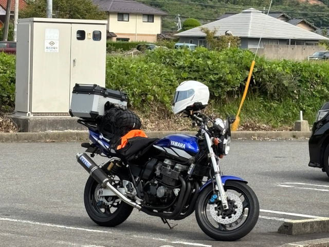 リアボックスを取り付けたXJR400R
